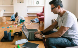 Work from Home Era Closing: Tech Titans Push for 5 Days in the Office